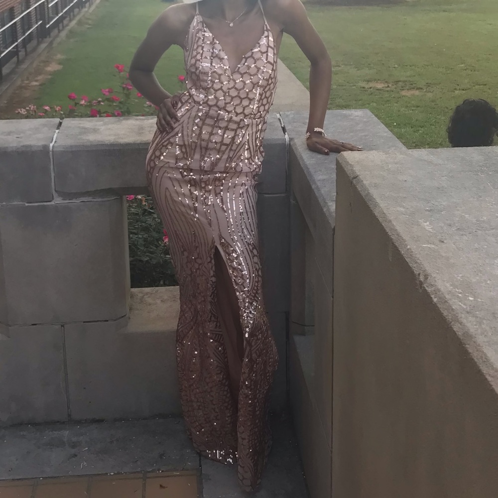 Homecoming dress worn once , size extra small